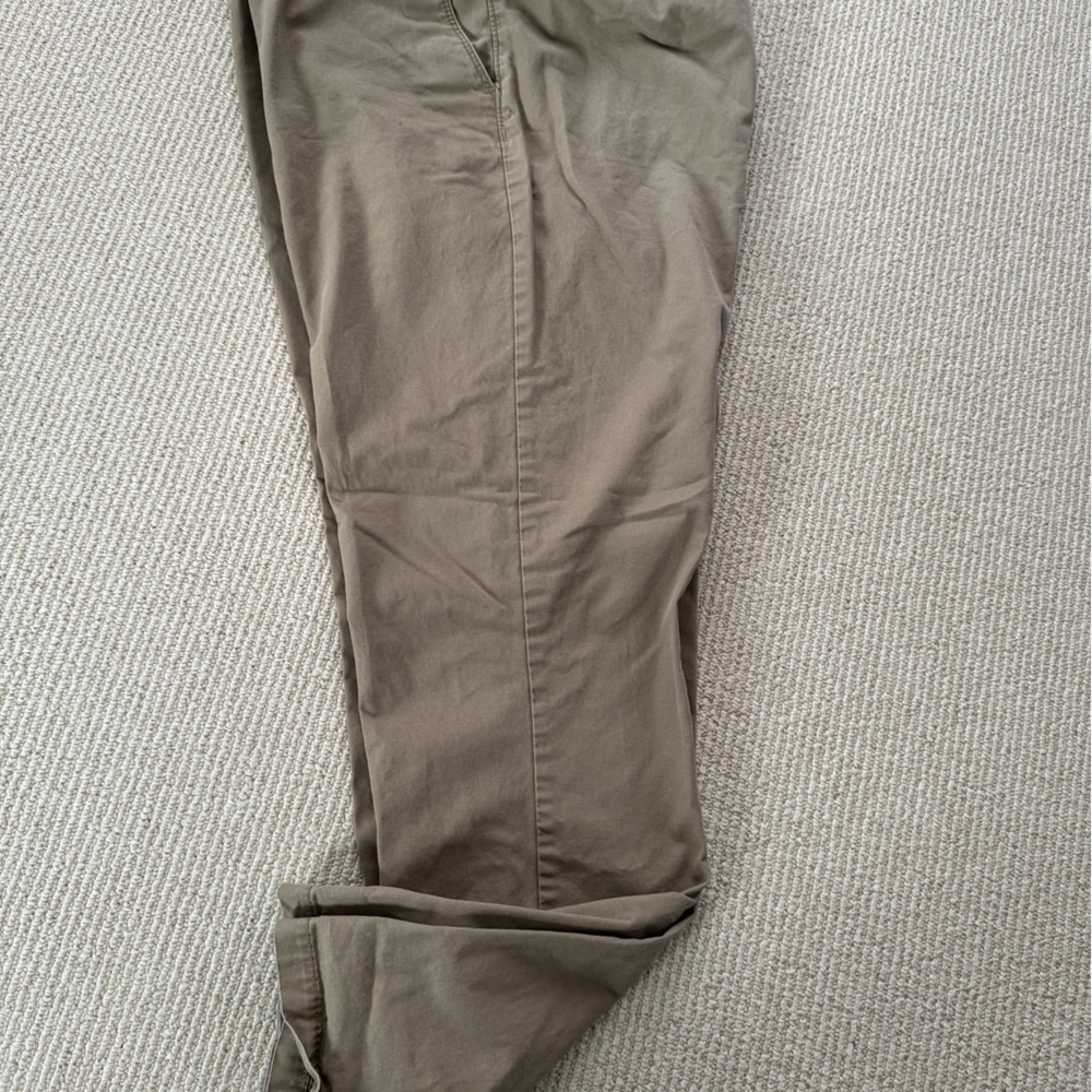 Mens Old Navy khakis 33x30